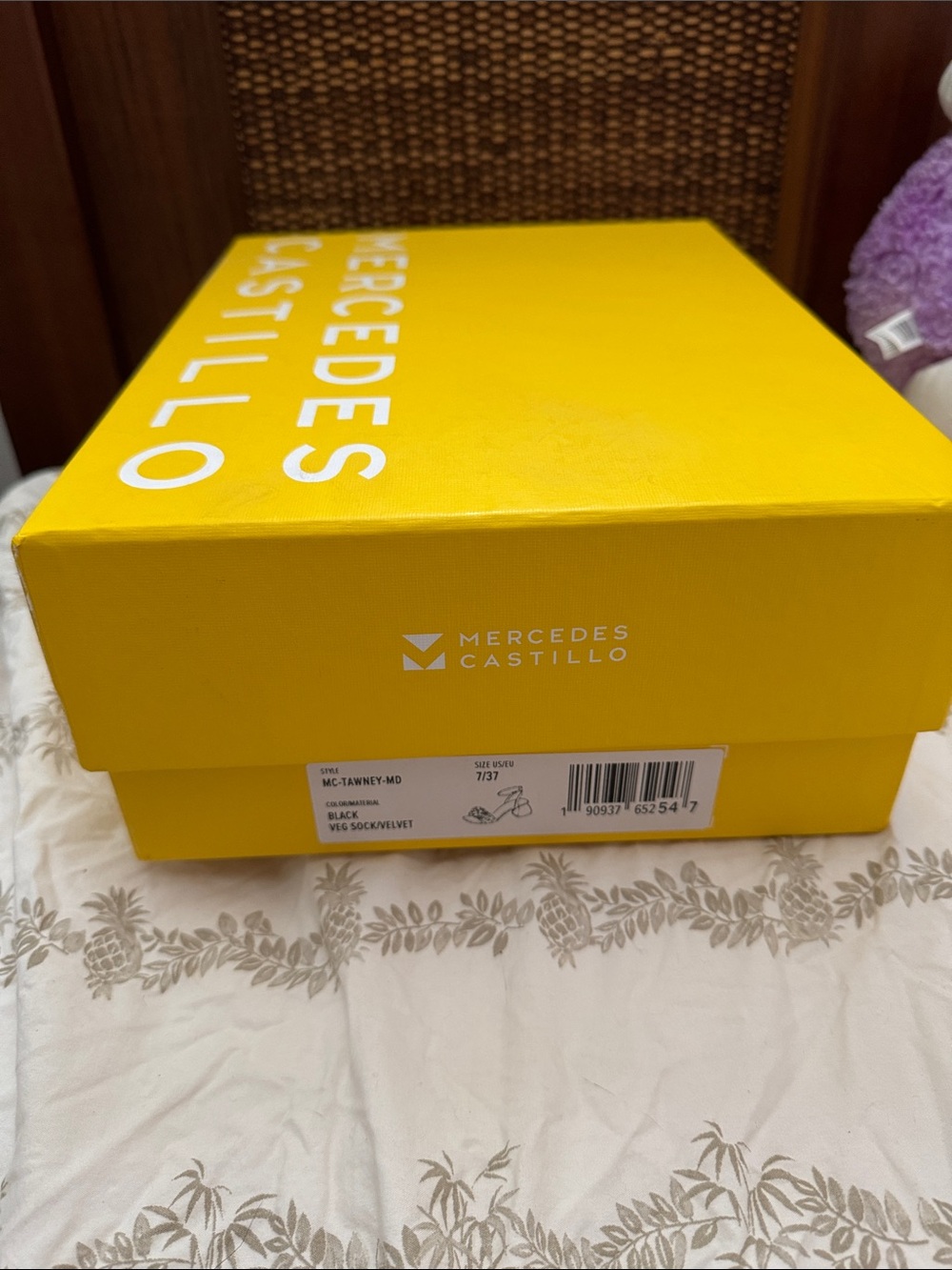 MERCEDES CASTILLO Vibrant Yellow Shoe Box with Logo